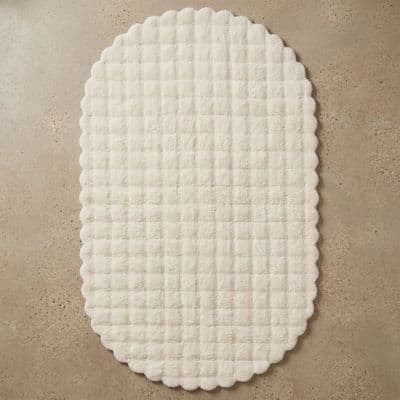 Yumuşak Tavşan Post Halı Oval Krem