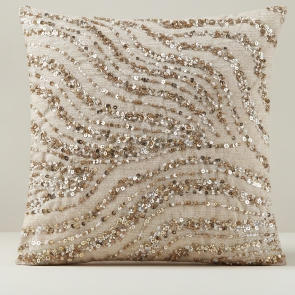 TH İşlemeli Dekoratif Kırlent 35X35 1